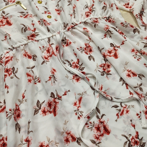 J for Justify floral blouse - Picture 5 of 9